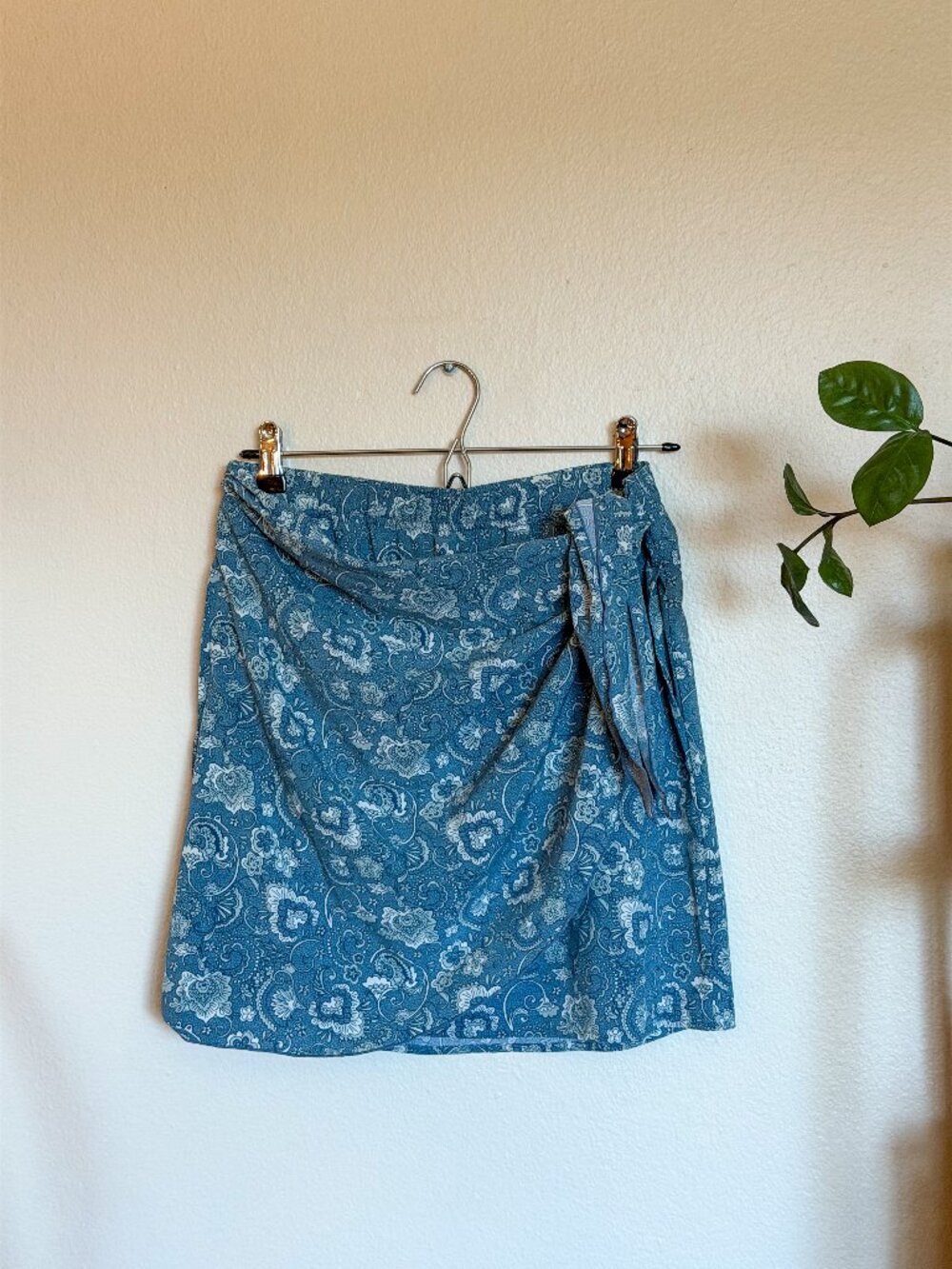 Toad&Co Sunkissed Wrap Skirt Women's small blue paisley